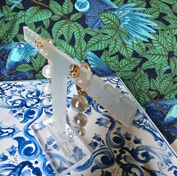 Elegant Gold and Pearl Drop Fashion Earrings - Picture 4 of 5